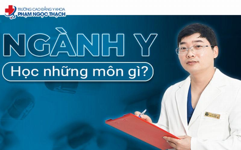 Sinh viên tập trung giải bài tập lý sinh y học, củng cố kiến thức vật lý trong y học